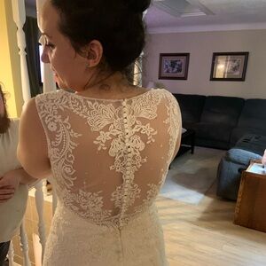 Elegant White Lace Wedding Dress